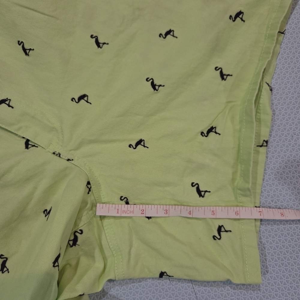 Crown & Ivy Women's Green Flamingo Print Shorts Size 24W - Picture 7 of 10
